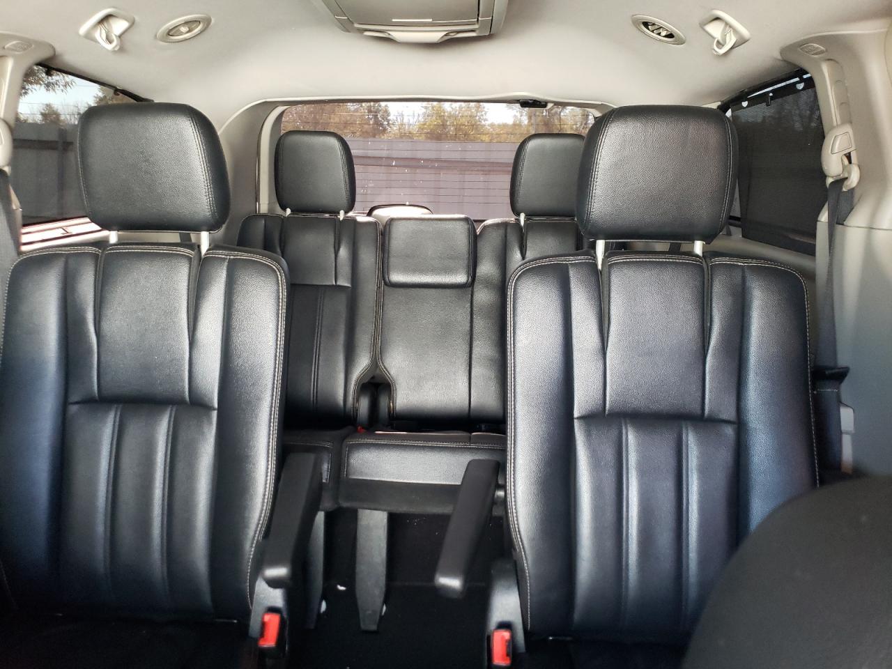 2015 Chrysler Town & Country Touring VIN: 2C4RC1BG8FR513719 Lot: 85320345