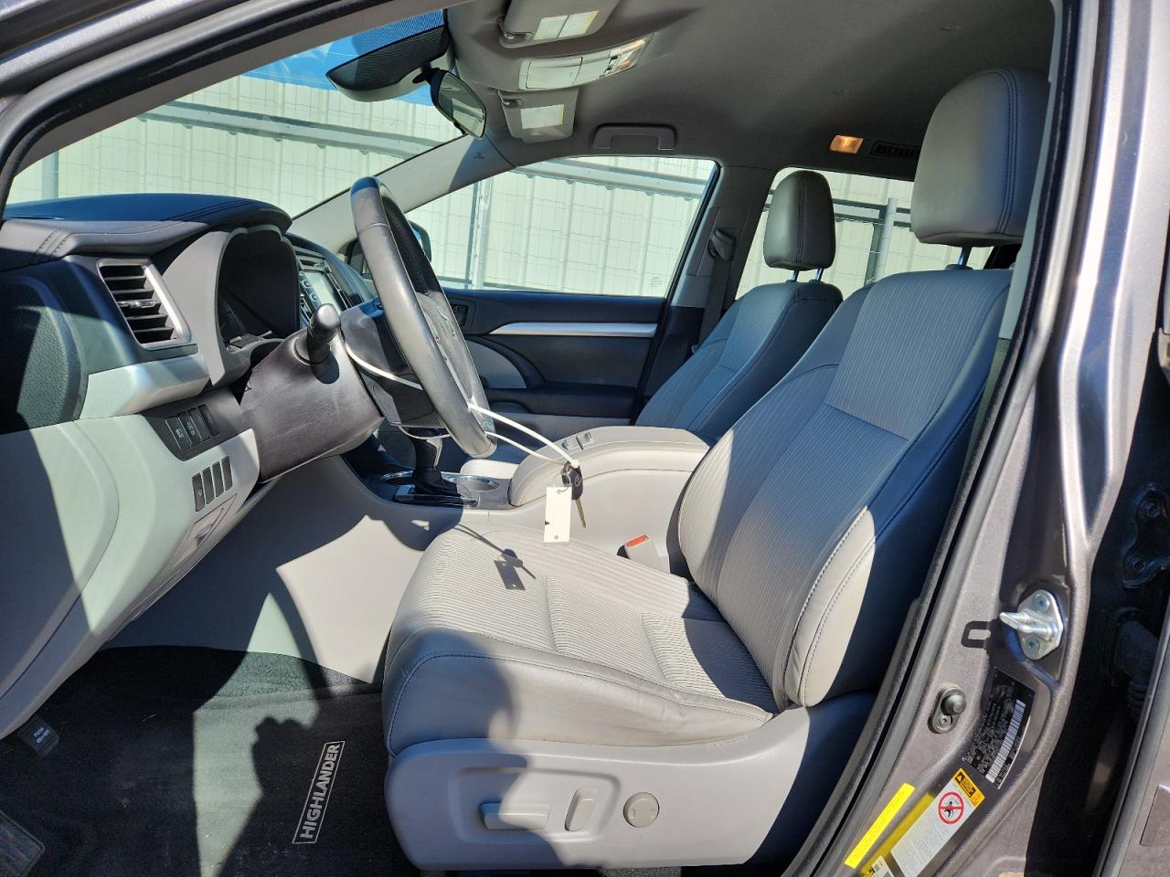 2017 Toyota Highlander Le VIN: 5TDZZRFH1HS217693 Lot: 87403995