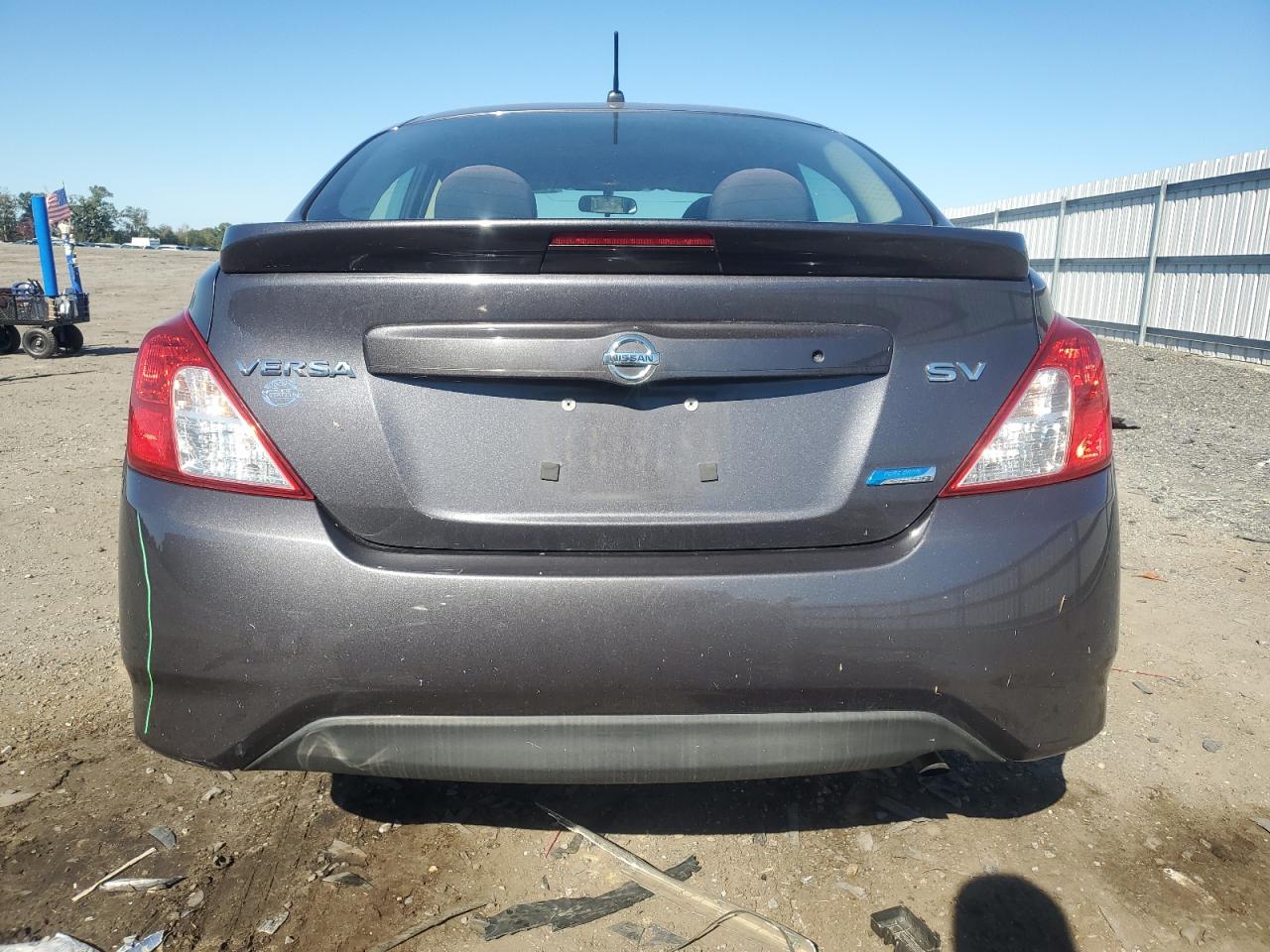 2015 Nissan Versa S VIN: 3N1CN7AP8FL920573 Lot: 85703695