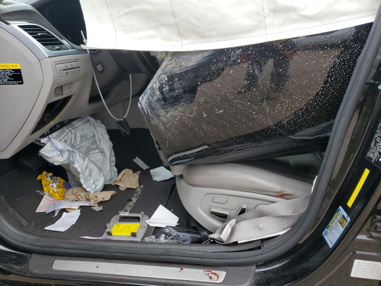 2015 Hyundai Genesis 3.8L VIN: KMHGN4JE1FU060786 Lot: 82304255