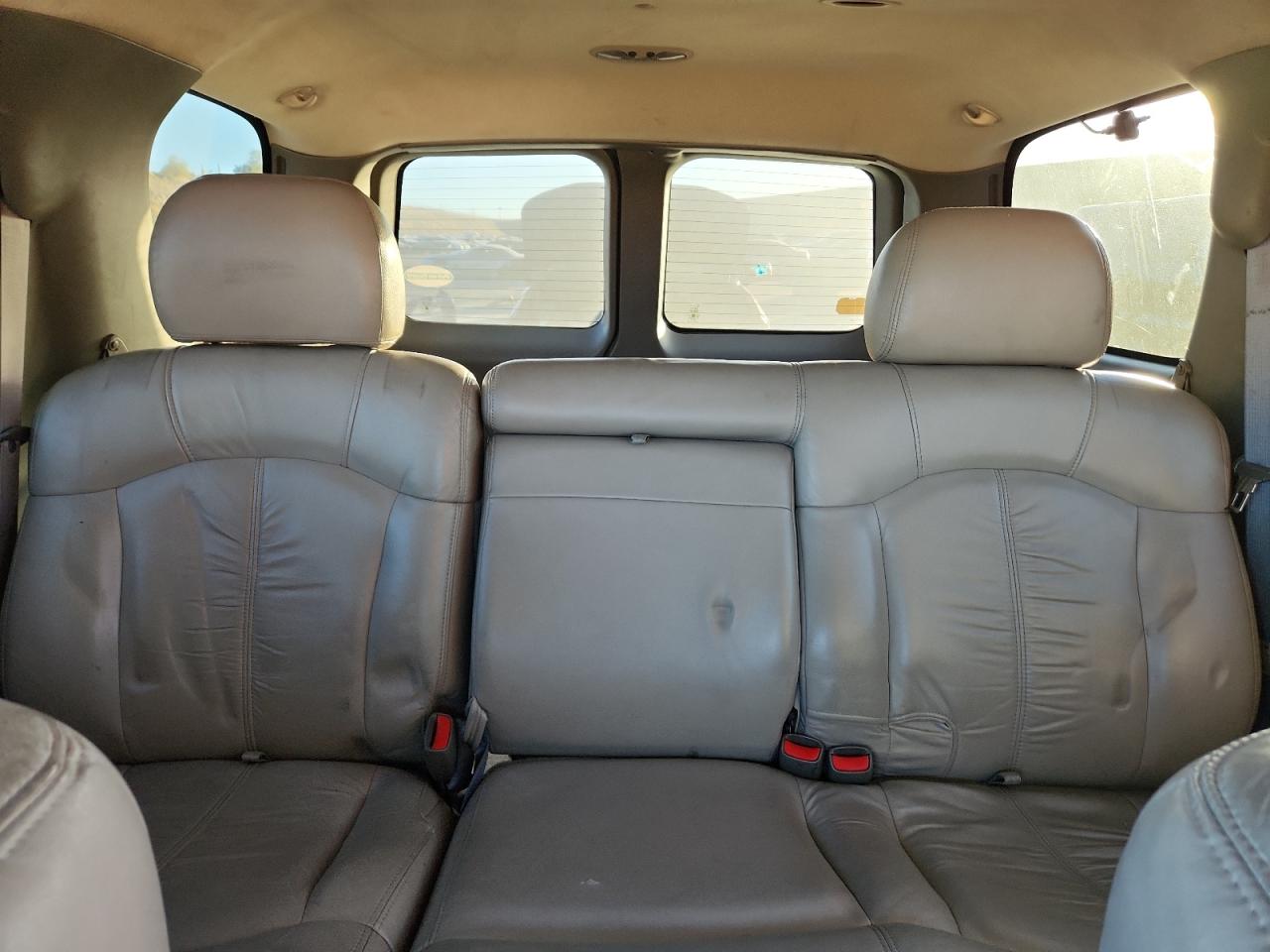 2000 Chevrolet Tahoe C1500 VIN: 1GNEC13T6YJ116938 Lot: 89512665