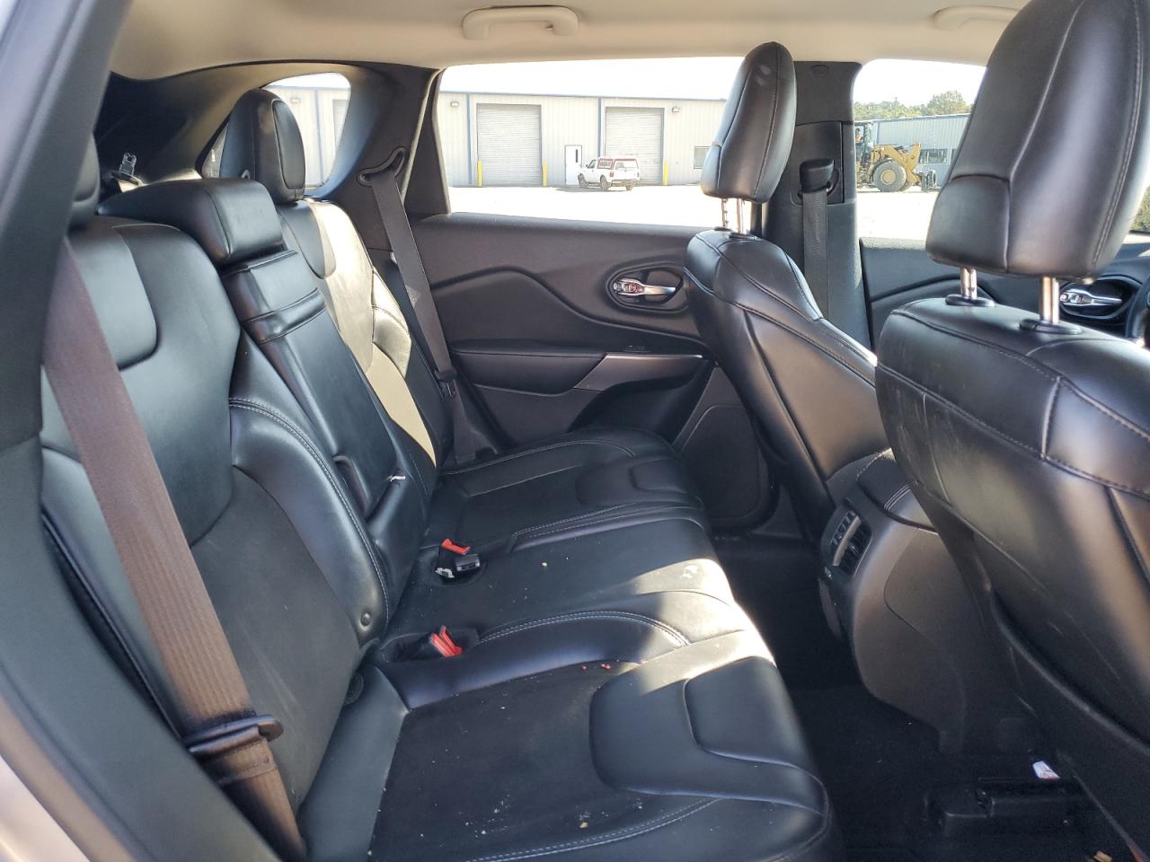 2019 Jeep Cherokee Latitude Plus VIN: 1C4PJLLB0KD301079 Lot: 90936705