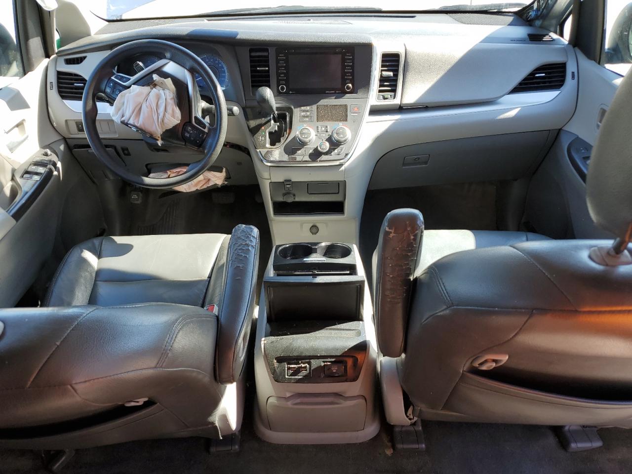 2018 Toyota Sienna Le VIN: 5TDKZ3DC9JS956838 Lot: 85386545