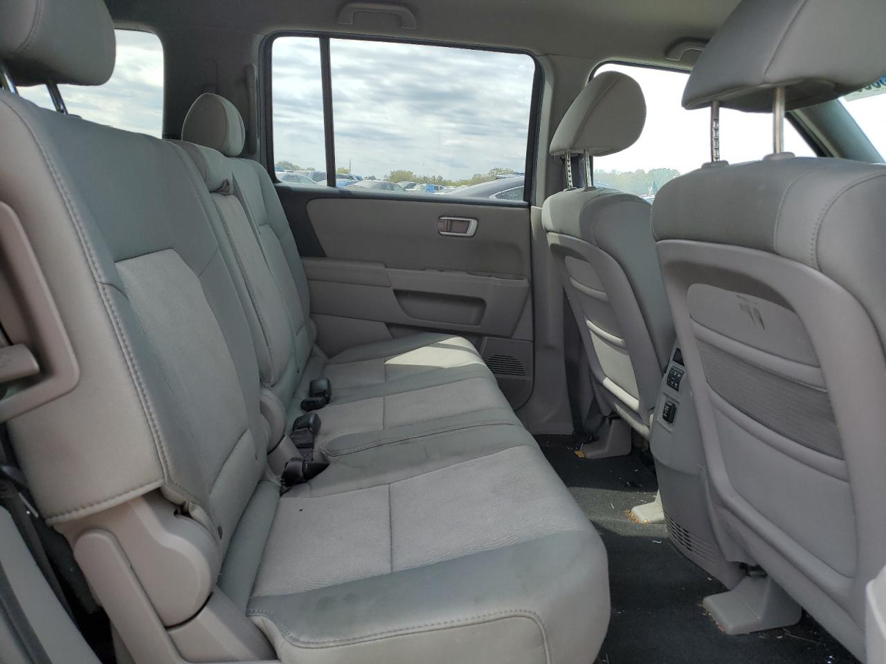 2011 Honda Pilot Lx VIN: 5FNYF3H22BB013751 Lot: 85755005