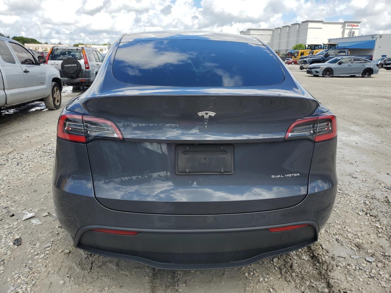 2021 Tesla Model Y VIN: 5YJYGDEE1MF084721 Lot: 85660545