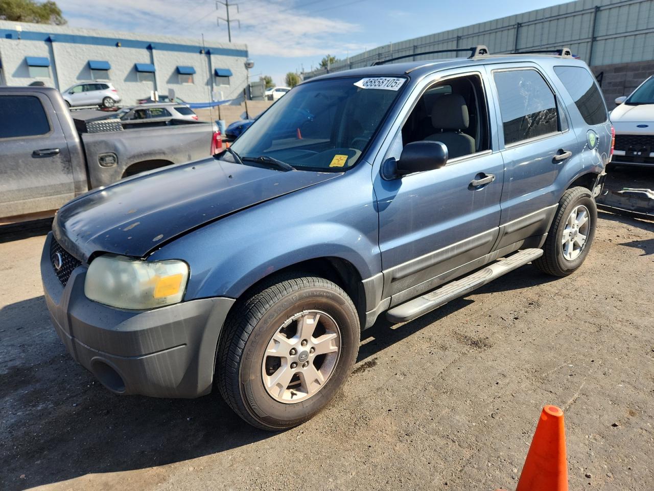FORD ESCAPE 2005. Lot# 85858105. VIN 1FMYU03105KB07391. Photo 1