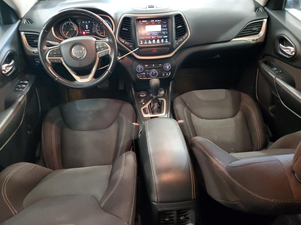 2016 Jeep Cherokee Latitude VIN: 1C4PJMCB2GW373239 Lot: 83957485