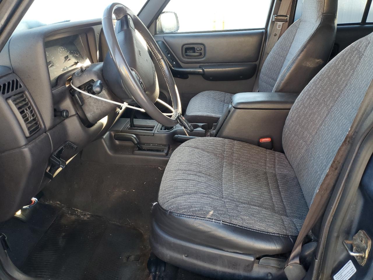 2001 Jeep Cherokee Sport VIN: 1J4FF48S21L567522 Lot: 87275805
