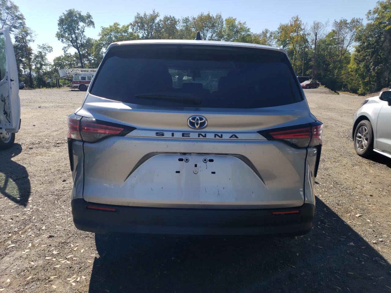 2022 Toyota Sienna Le VIN: 5TDKRKEC8NS116595 Lot: 85695915