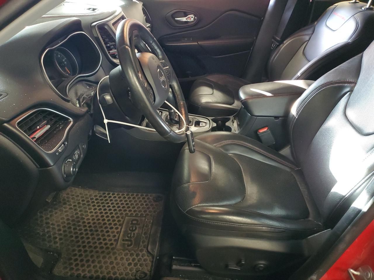 2019 Jeep Cherokee Trailhawk VIN: 1C4PJMBX7KD299592 Lot: 81825655