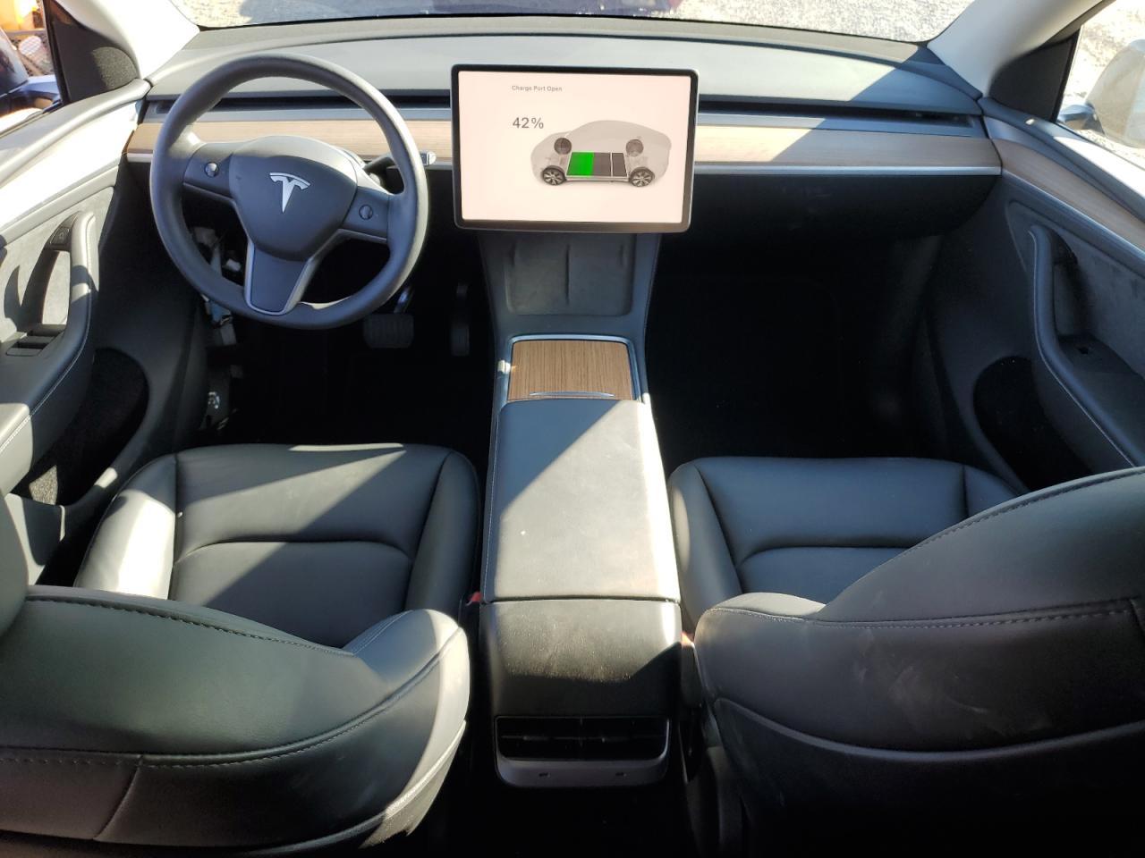 2024 Tesla Model Y VIN: 7SAYGDEE7RA233995 Lot: 84012835