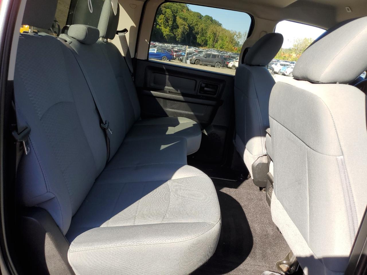 2018 Ram 1500 St VIN: 3C6RR7KT2JG167915 Lot: 84550045