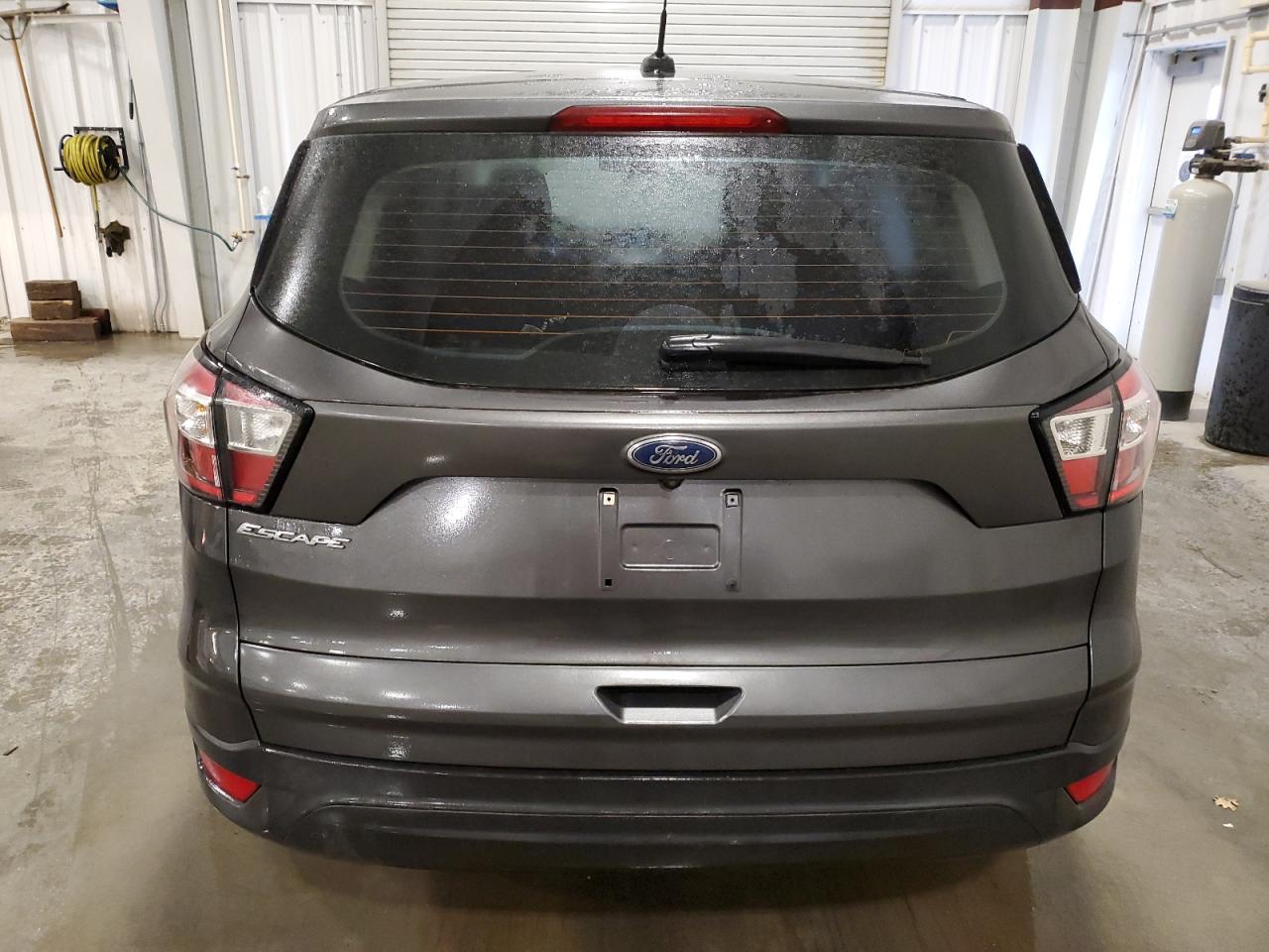 2018 Ford Escape S VIN: 1FMCU0F78JUA33551 Lot: 91027275