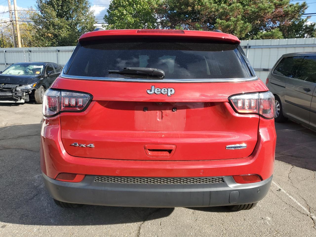 2018 Jeep Compass Latitude VIN: 3C4NJDBB8JT333530 Lot: 89522085