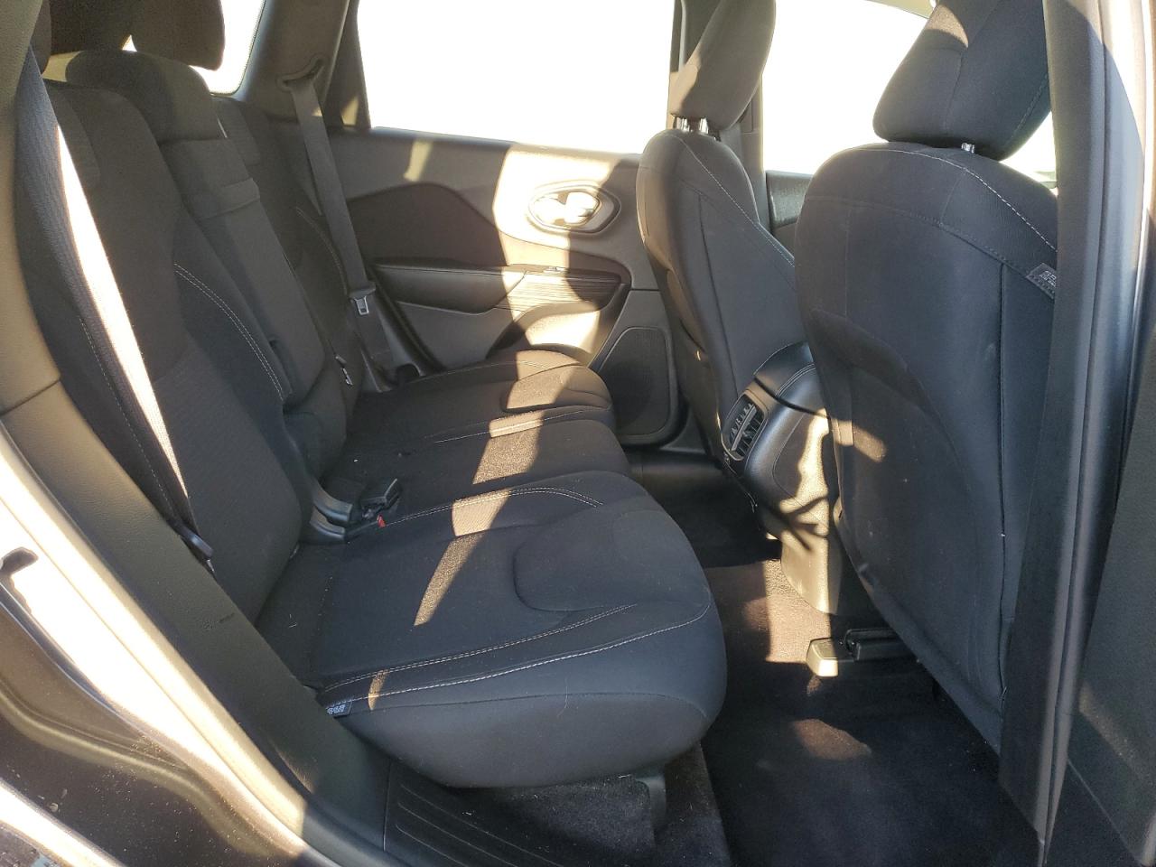 2017 Jeep Cherokee Latitude VIN: 1C4PJMCS1HW505859 Lot: 86080705