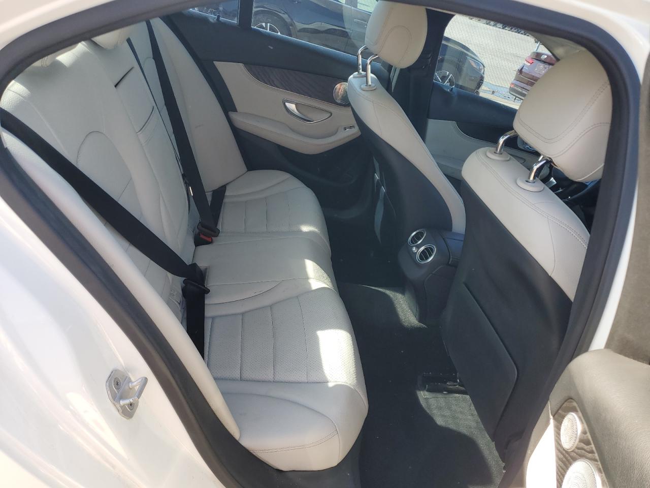 2015 Mercedes-Benz C 300 VIN: 55SWF4JB9FU077068 Lot: 82726215