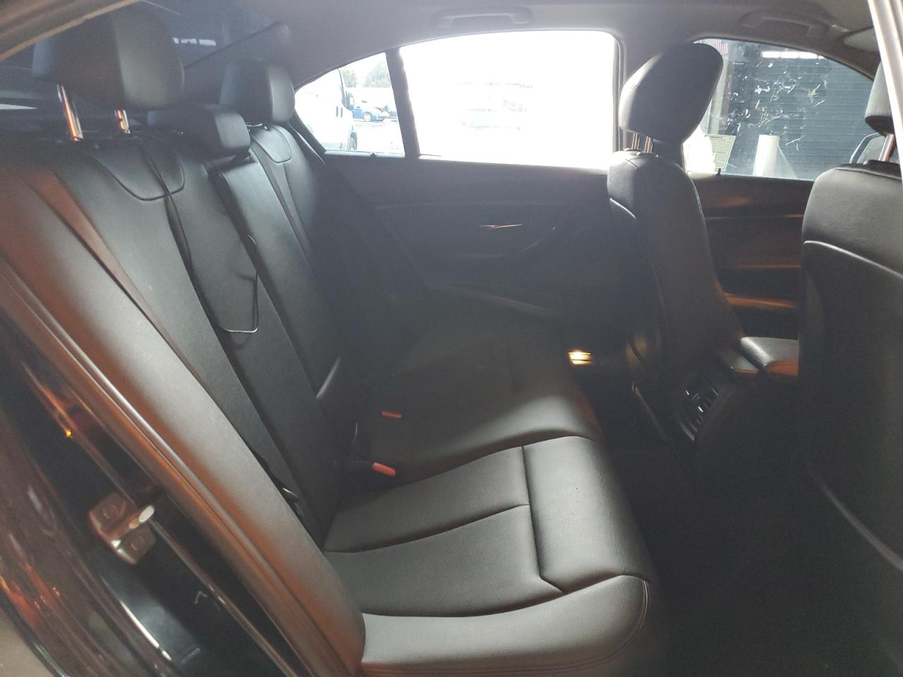 2017 BMW 320 I VIN: WBA8A9C38HK620523 Lot: 85203835