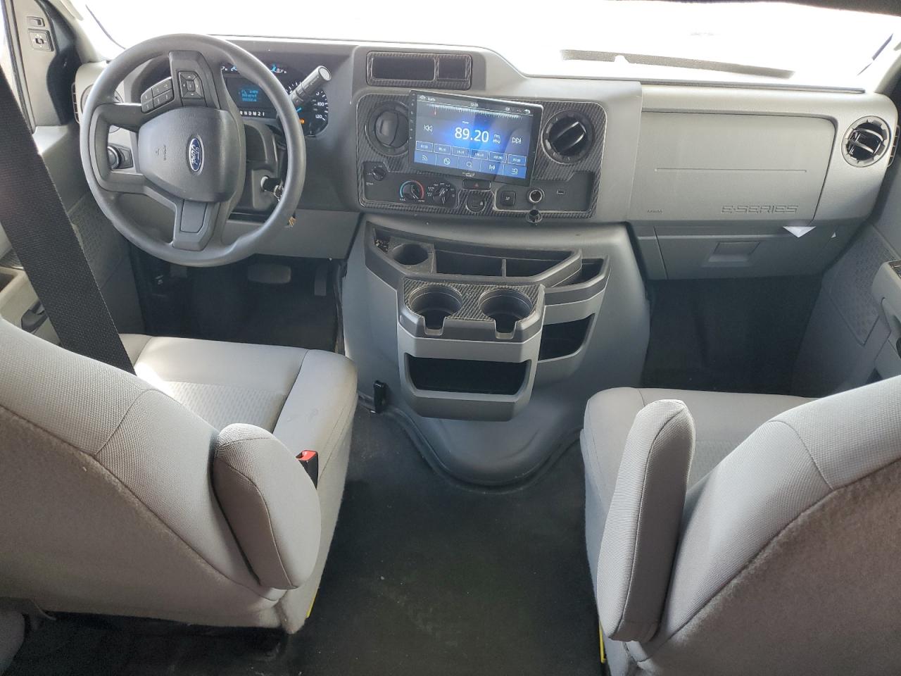 2022 Ford Econoline E450 Super Duty Cutaway Van VIN: 1FDXE4FN1NDC02528 Lot: 85500755