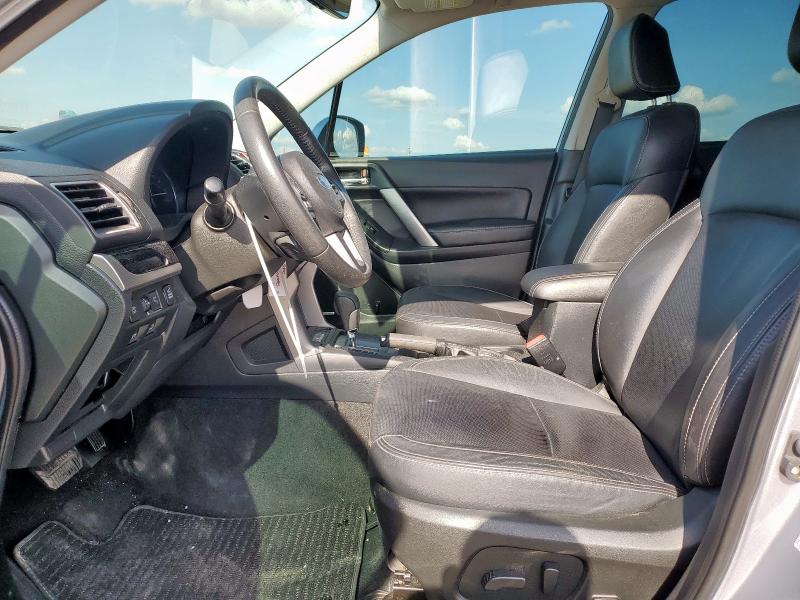  SUBARU FORESTER 2018 Серебристый