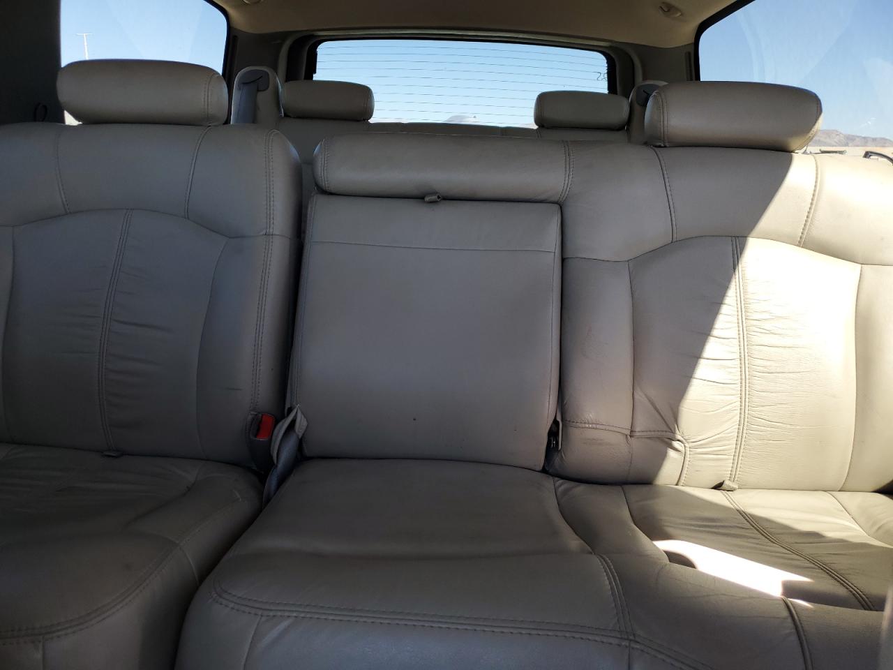 2001 Chevrolet Suburban C1500 VIN: 3GNEC16T51G260421 Lot: 85195385