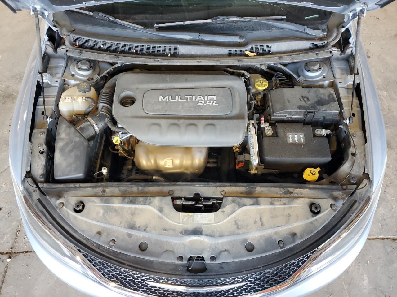 2015 Chrysler 200 Limited VIN: 1C3CCCAB2FN605594 Lot: 82324195