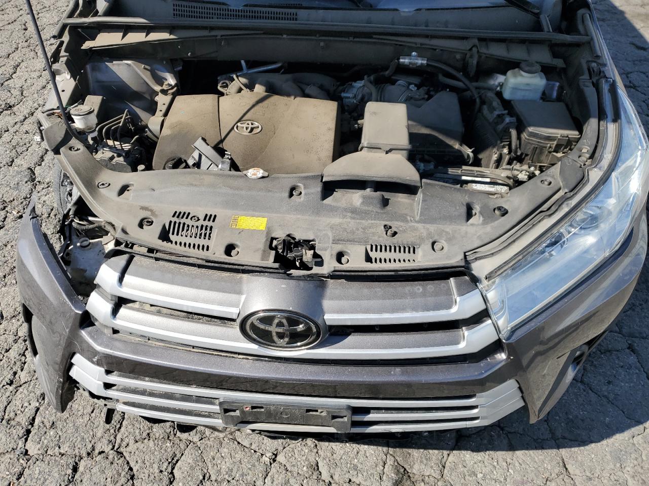 2018 Toyota Highlander Se VIN: 5TDJZRFH0JS531662 Lot: 86839225