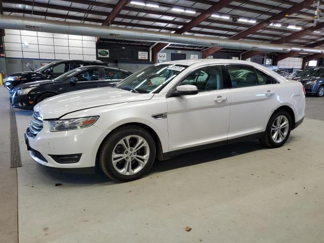 Sedans FORD TAURUS 2013 Biały