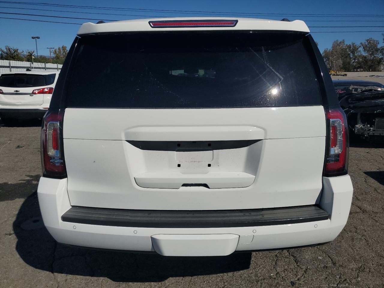 2017 GMC Yukon Xl C1500 Sle VIN: 1GKS1FKC3HR206845 Lot: 86710655