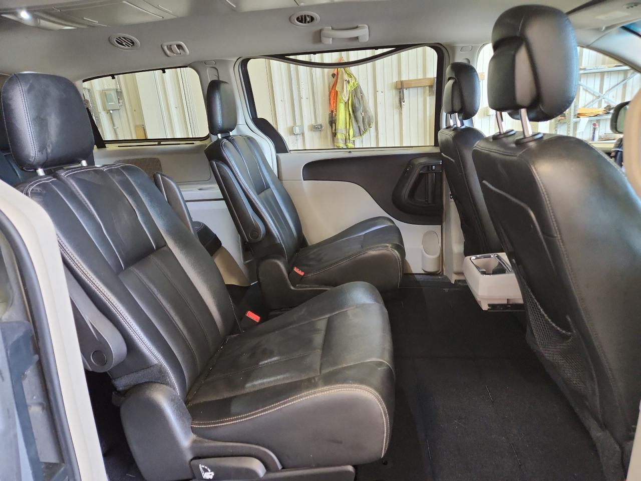 2015 Chrysler Town & Country Touring VIN: 2C4RC1BG1FR572076 Lot: 85132965