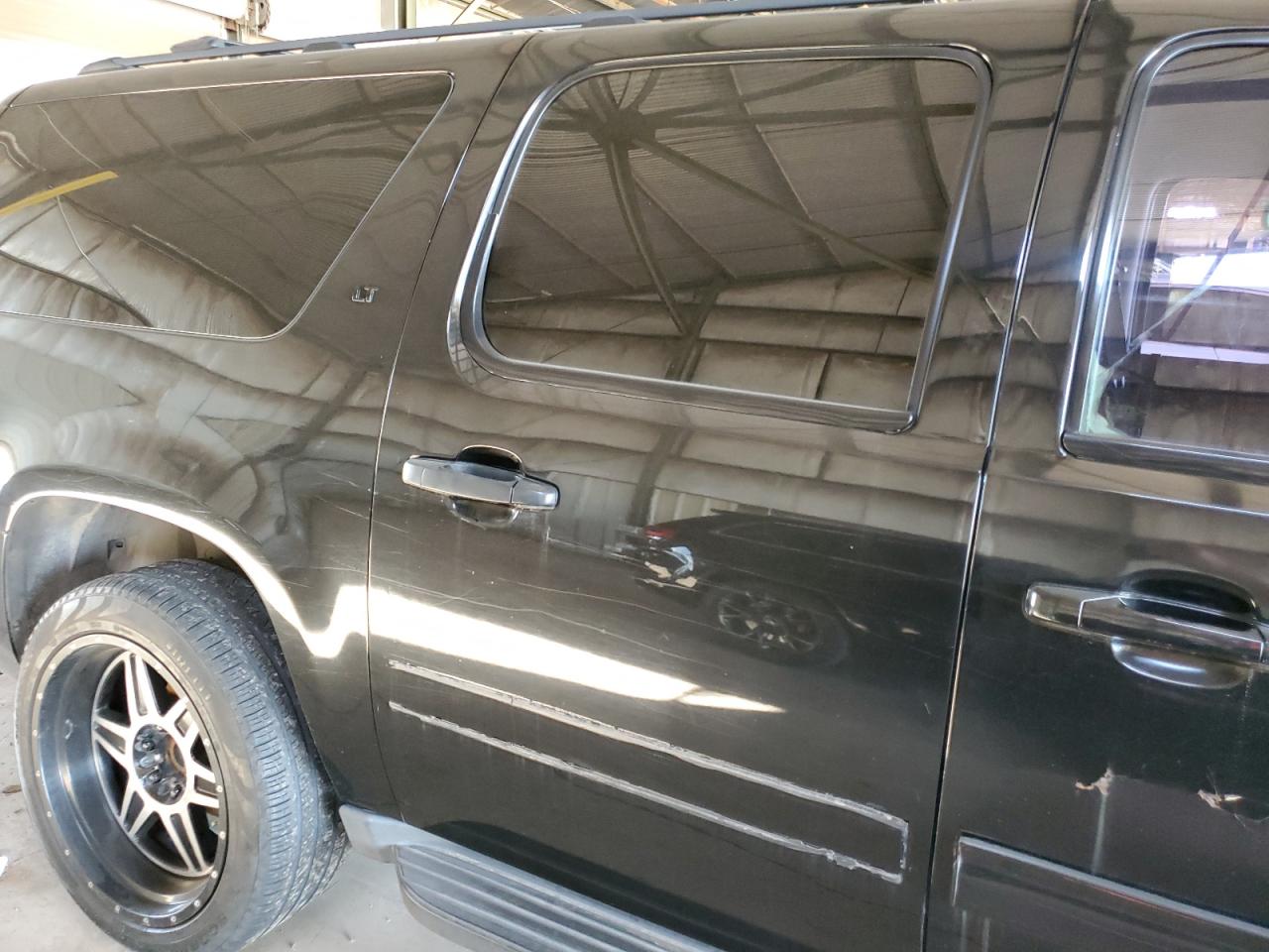 2014 Chevrolet Suburban C1500 Lt VIN: 1GNSCJE0XER138413 Lot: 84211905