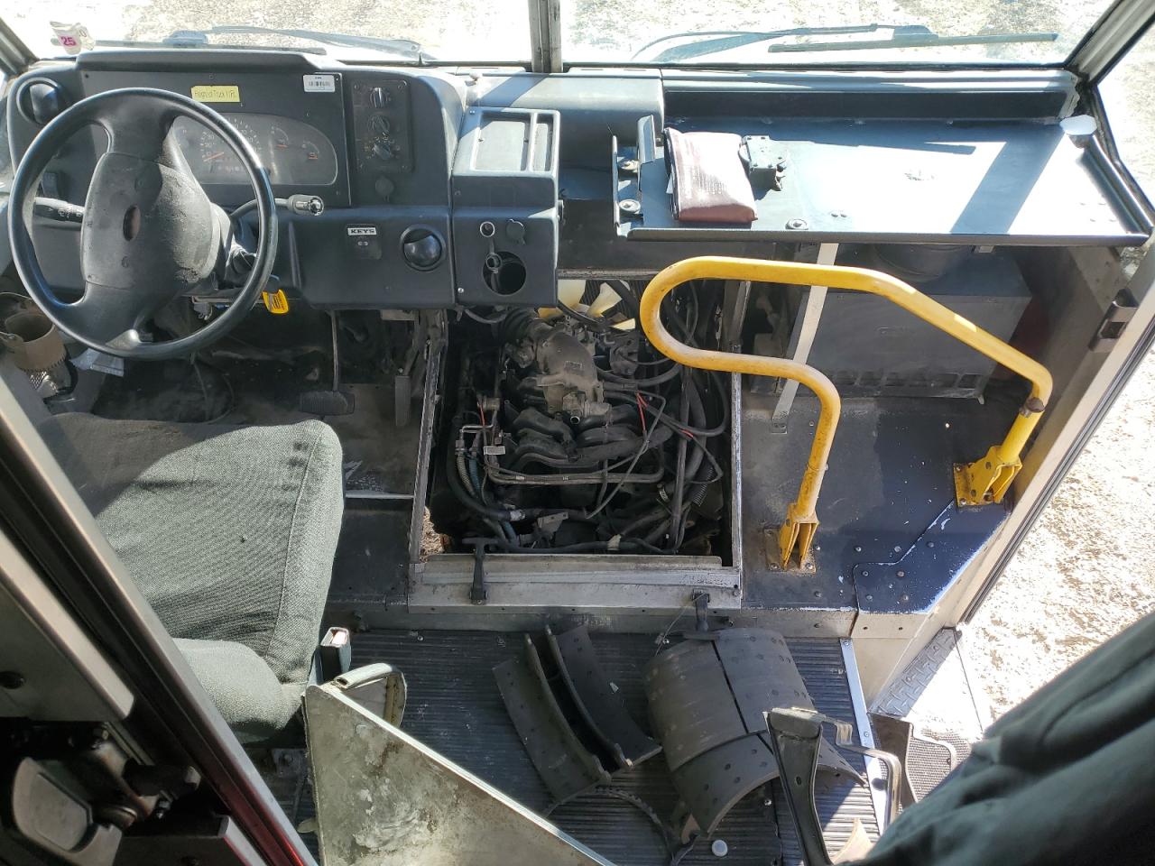 2000 Ford E350 Delivery Van VIN: 1FCJE39L3YHA77527 Lot: 90648205