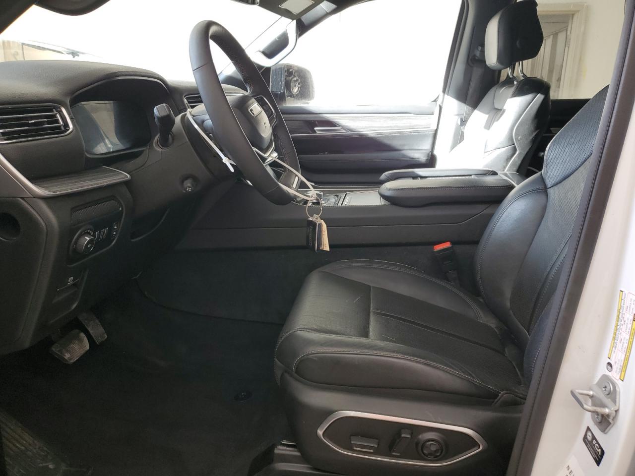 2024 Jeep Wagoneer L Series Ii VIN: 1C4SJSBP3RS117391 Lot: 85911025