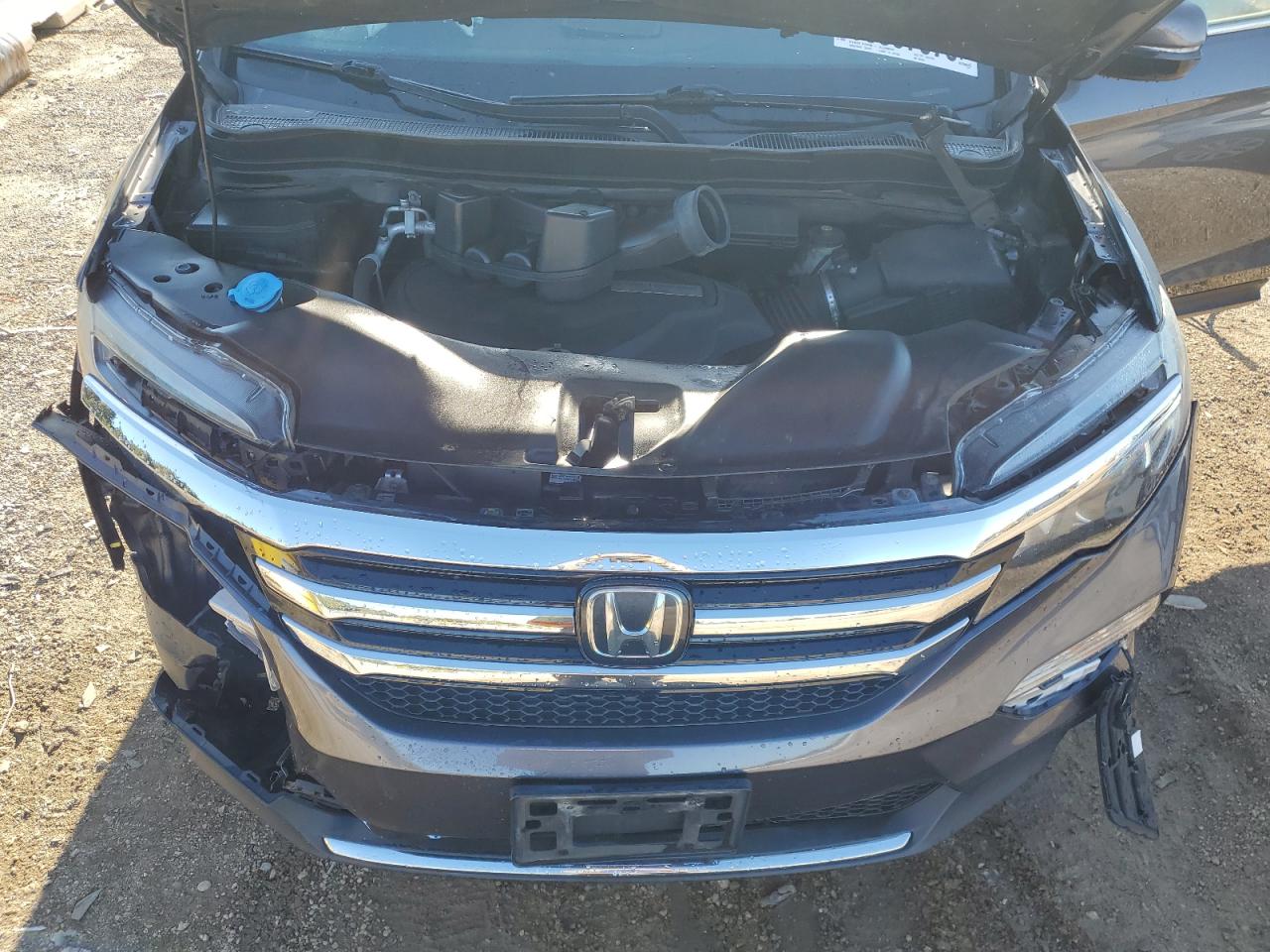 2018 Honda Pilot Touring VIN: 5FNYF6H91JB005668 Lot: 85587675