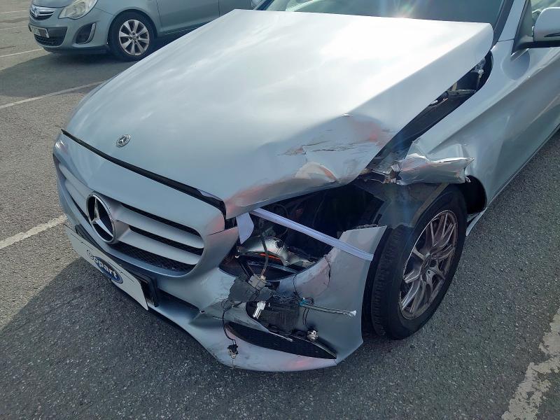 2017 MERCEDES-BENZ C200 SE 