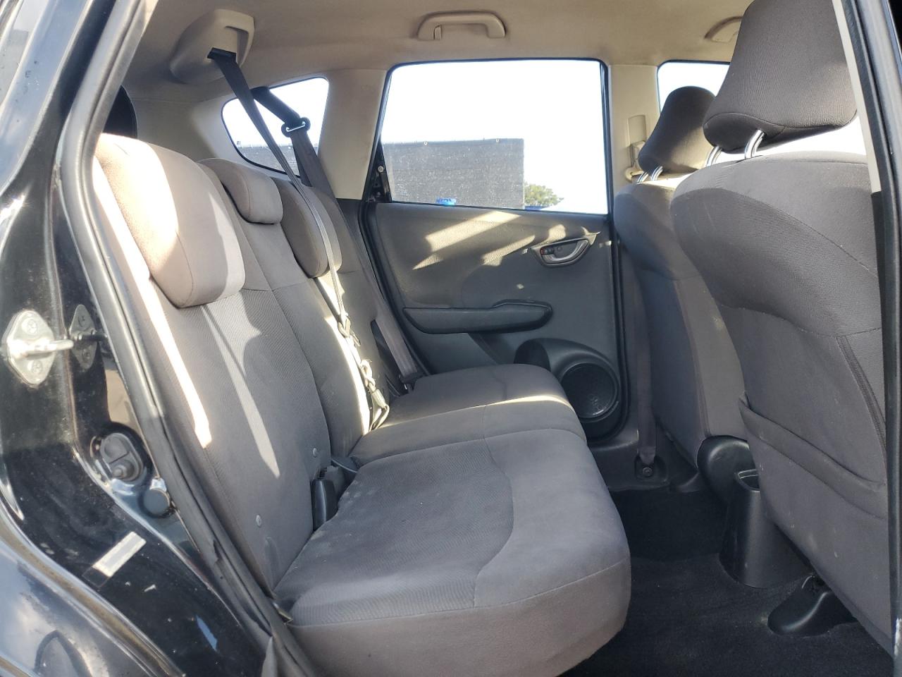 2013 Honda Fit VIN: JHMGE8H30DC042118 Lot: 85921785