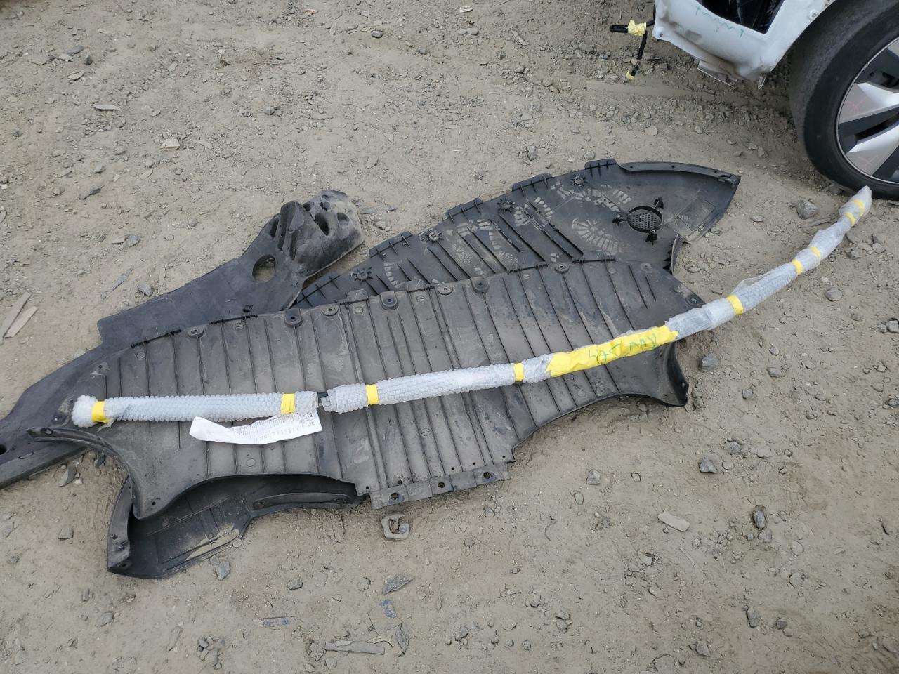 2022 Tesla Model Y VIN: 7SAYGAEE7NF327256 Lot: 85566075