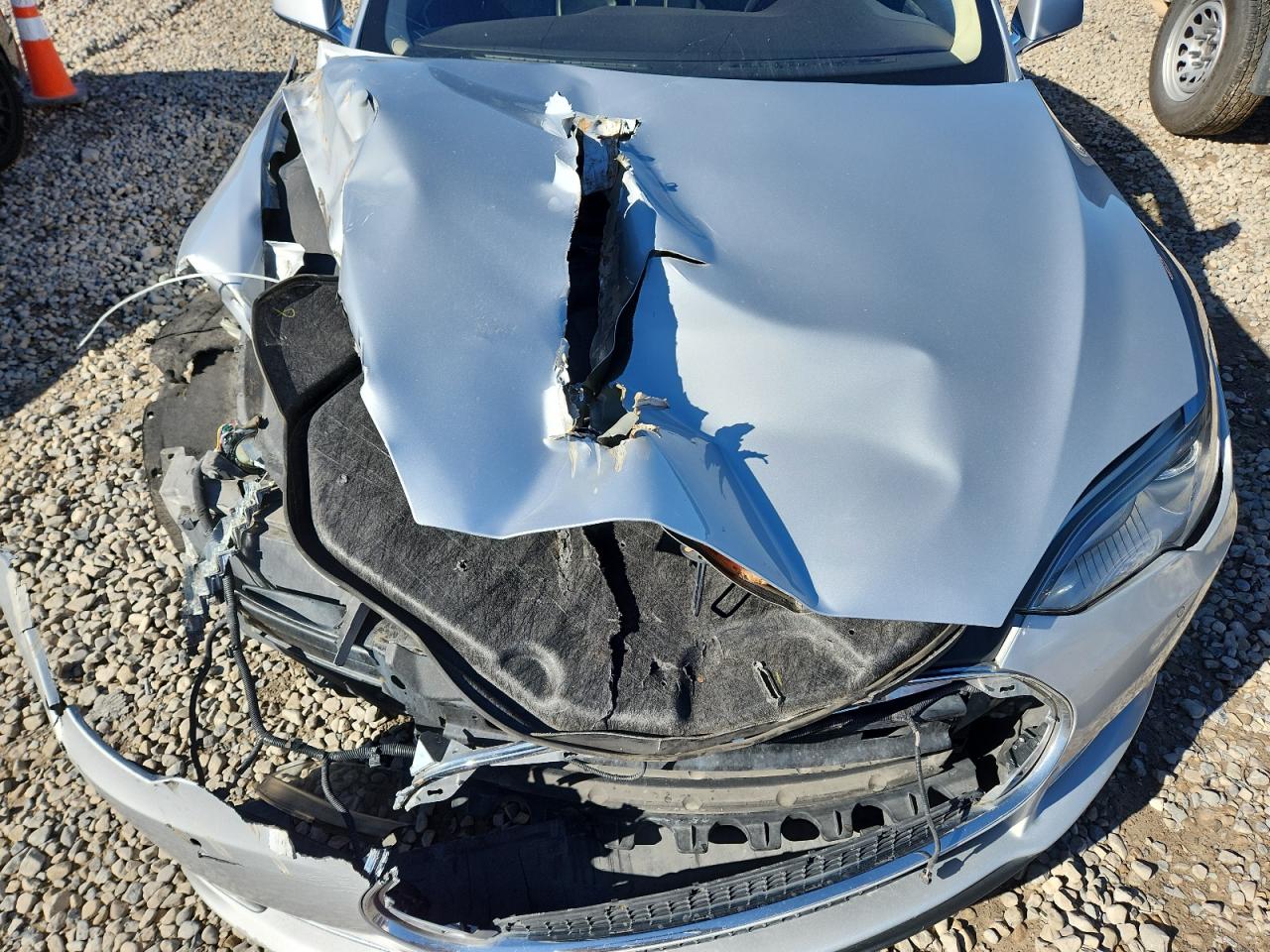 2014 Tesla Model S VIN: 5YJSA1S12EFP44712 Lot: 86455045