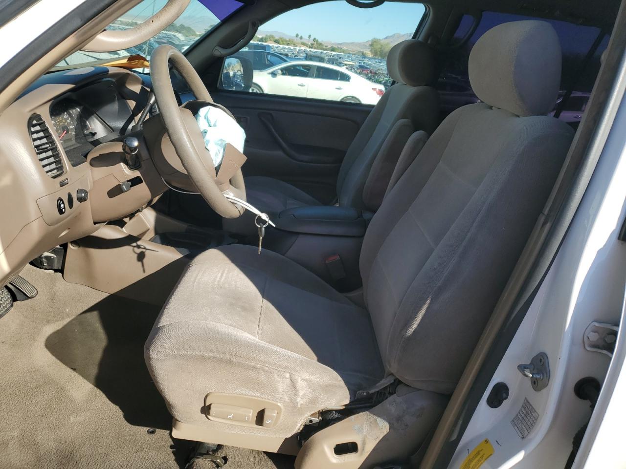 2003 Toyota Sequoia Sr5 VIN: 5TDZT34A23S187066 Lot: 90732945