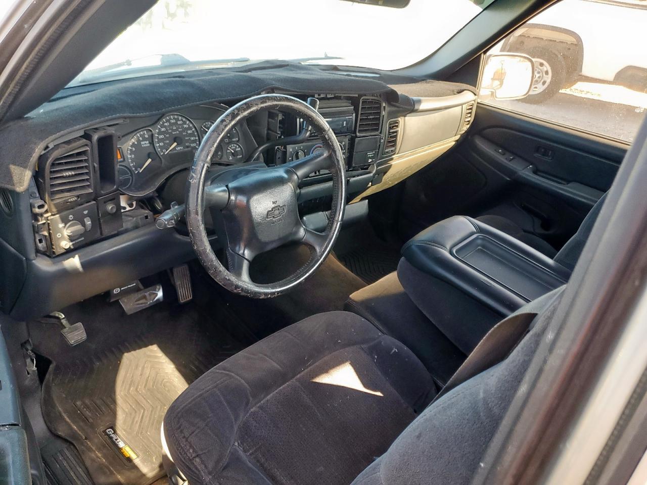 2000 Chevrolet Silverado C1500 VIN: 2GCEC19V2Y1394456 Lot: 86171675