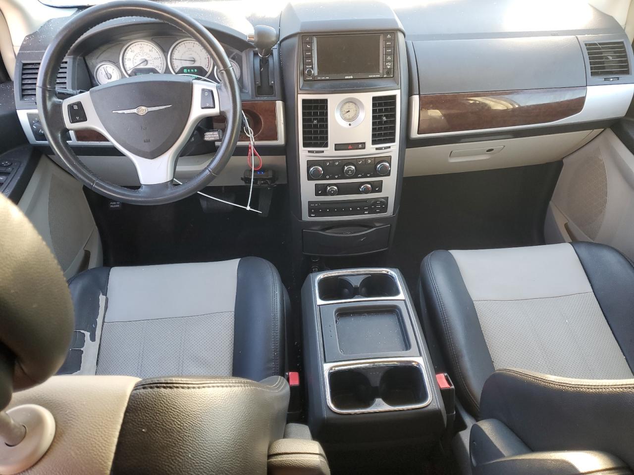 2010 Chrysler Town & Country Touring Plus VIN: 2A4RR8DX1AR442127 Lot: 82341335