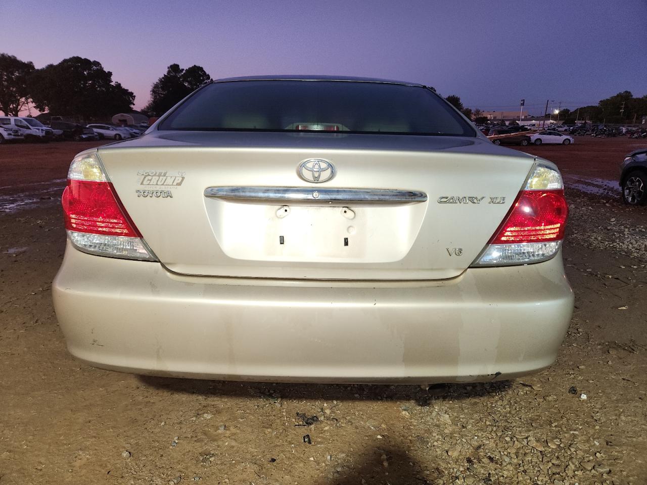 2005 Toyota Camry Le VIN: 4T1BF30K25U088216 Lot: 90916835