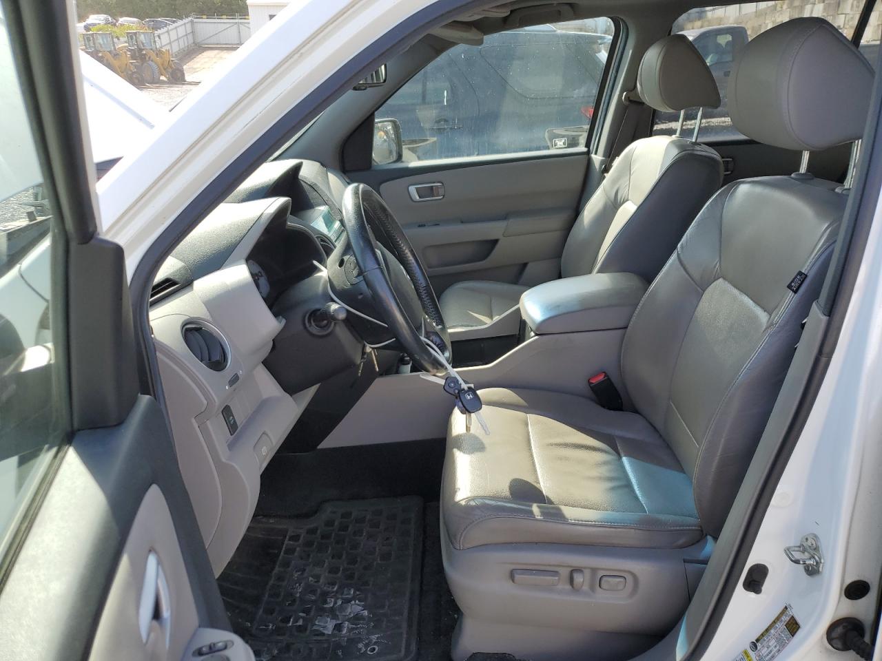 2011 Honda Pilot Exln VIN: 5FNYF4H73BB094681 Lot: 84622585