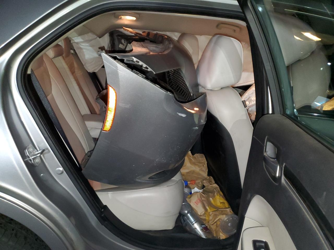 2018 Chrysler 300 Limite VIN: 168379 Lot: 85785875