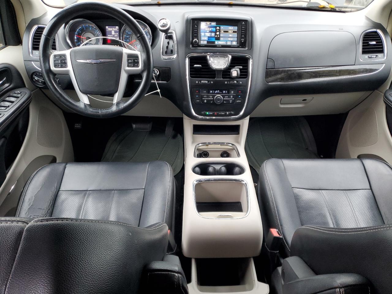 2016 Chrysler Town & Country Touring L VIN: 2C4RC1CG4GR119103 Lot: 86856155