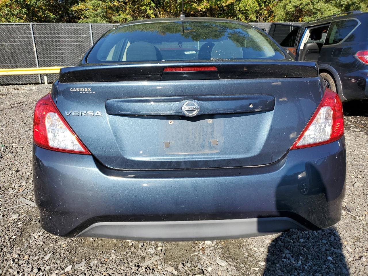 2017 Nissan Versa S VIN: 3N1CN7AP8HL817236 Lot: 82296705