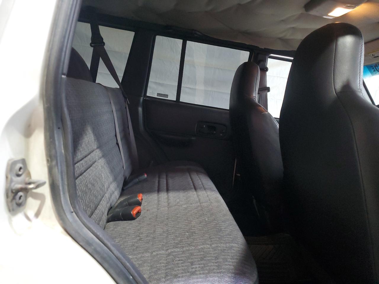 2000 Jeep Cherokee Sport VIN: 1J4FF48S2YL179944 Lot: 89871745