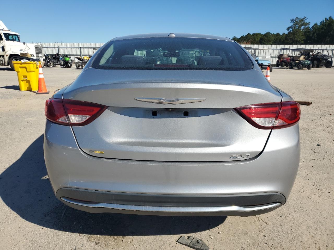 2015 Chrysler 200 Limited VIN: 1C3CCCABXFN659676 Lot: 90450365