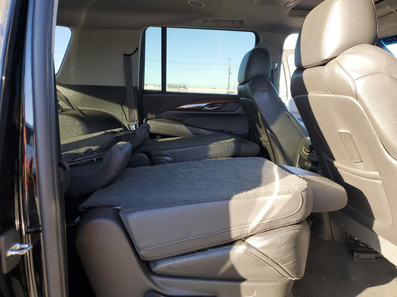 2019 Cadillac Escalade Esv Luxury VIN: 1GYS3HKJ9KR109134 Lot: 90303855