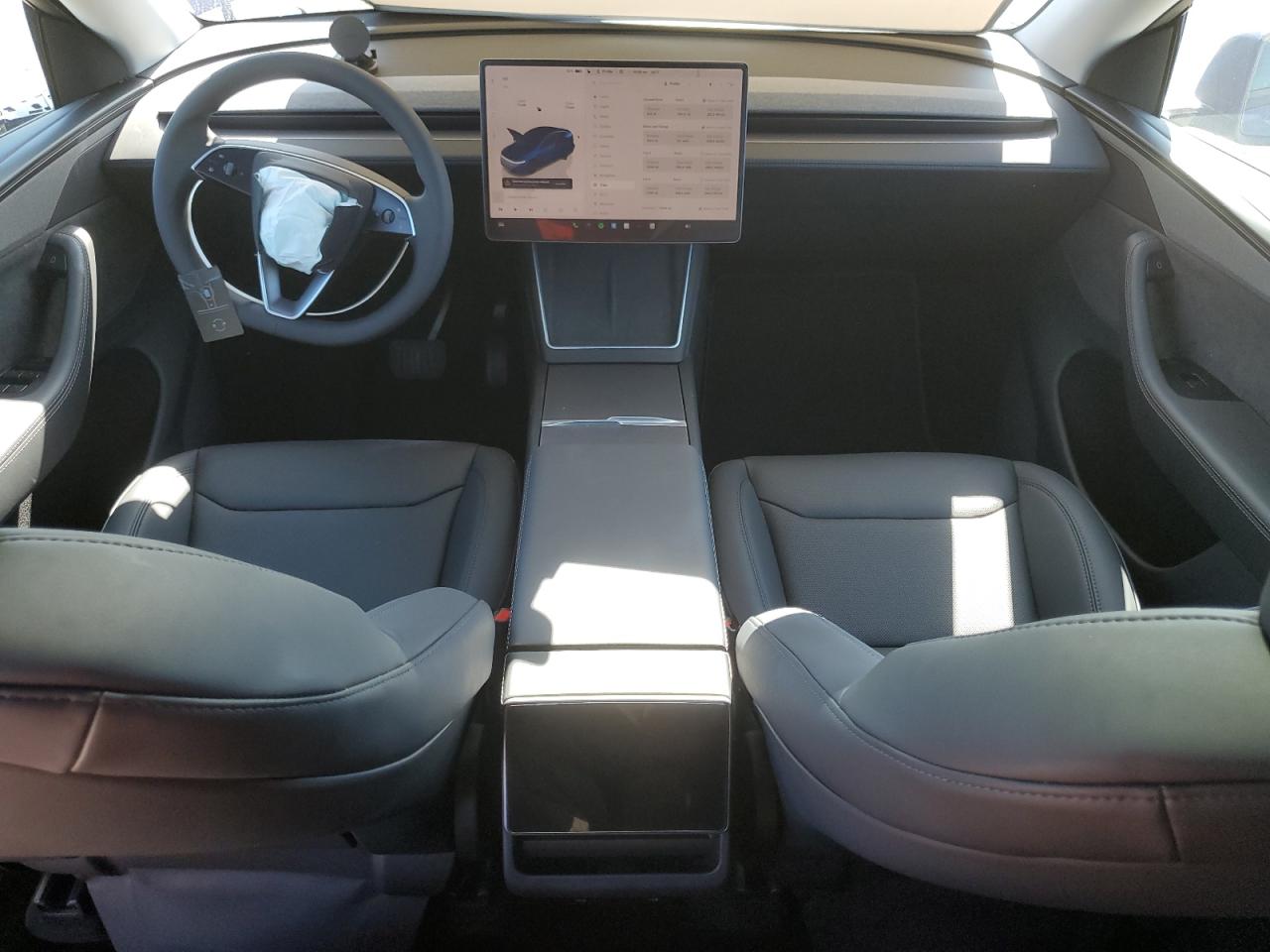 2026 Tesla Model Y VIN: 7SAYGDEE9TF415126 Lot: 84773195