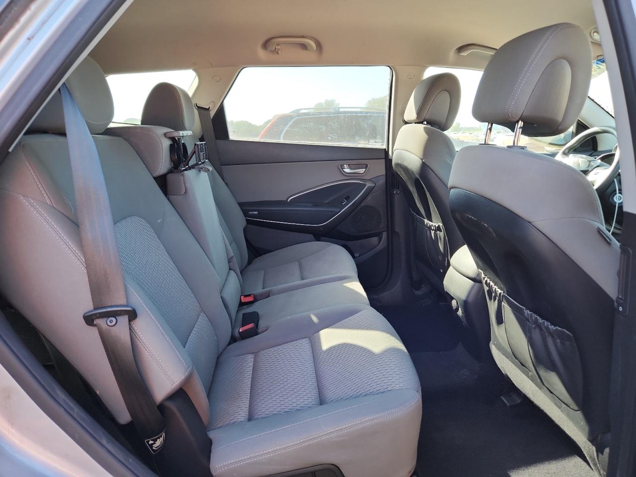 2017 Hyundai Santa Fe Se VIN: KM8SM4HF0HU182408 Lot: 84733425